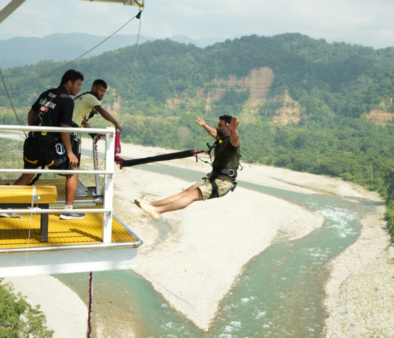 Freestyle Bungee Jumping (101m)
