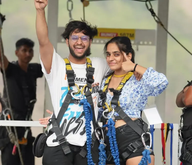 Couple Bungee Jumping 101m
